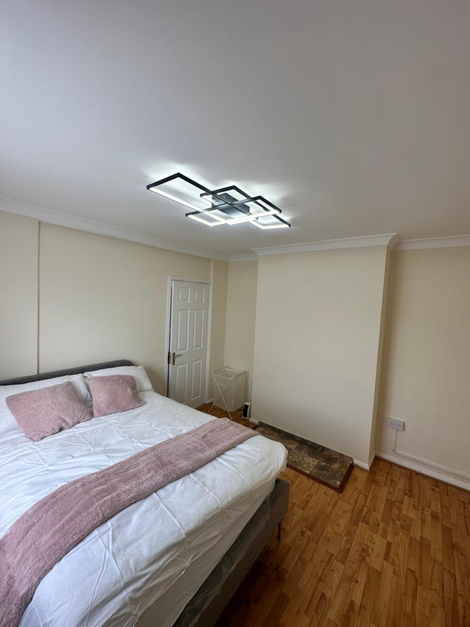 Cosy Camden 3 Bed - Sleeps 6 Apartment *